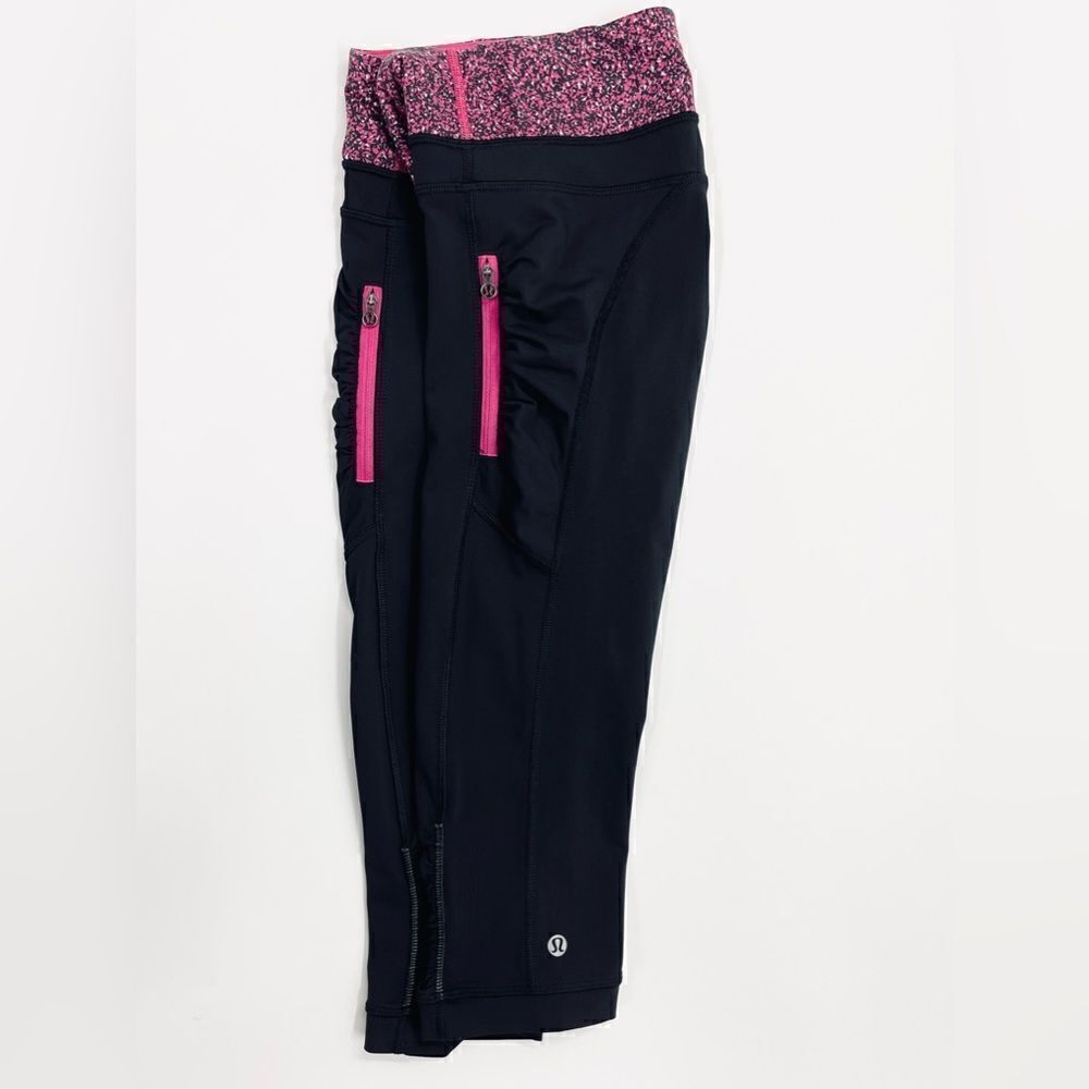 Lululemon Passion Crop III Black Flashback Static Caspian Jeweled Magenta - 4